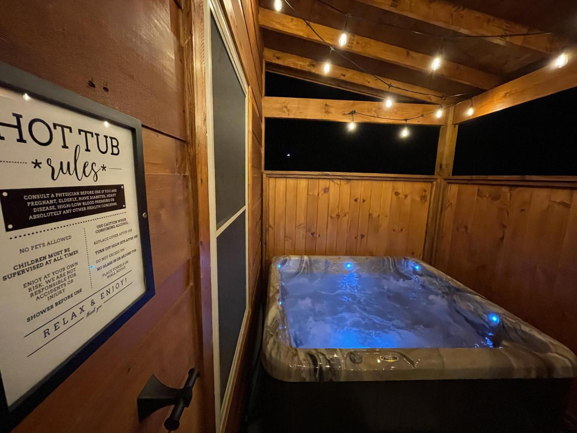 Fully Loaded Cabin In Heart Of Pigeon Forge Exterior foto