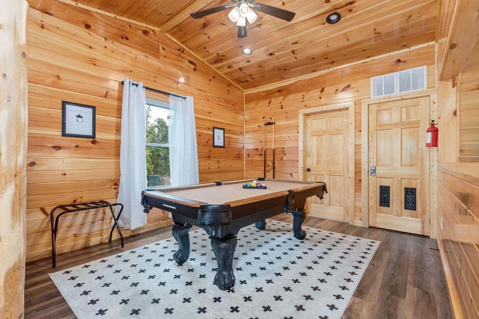 Fully Loaded Cabin In Heart Of Pigeon Forge Exterior foto
