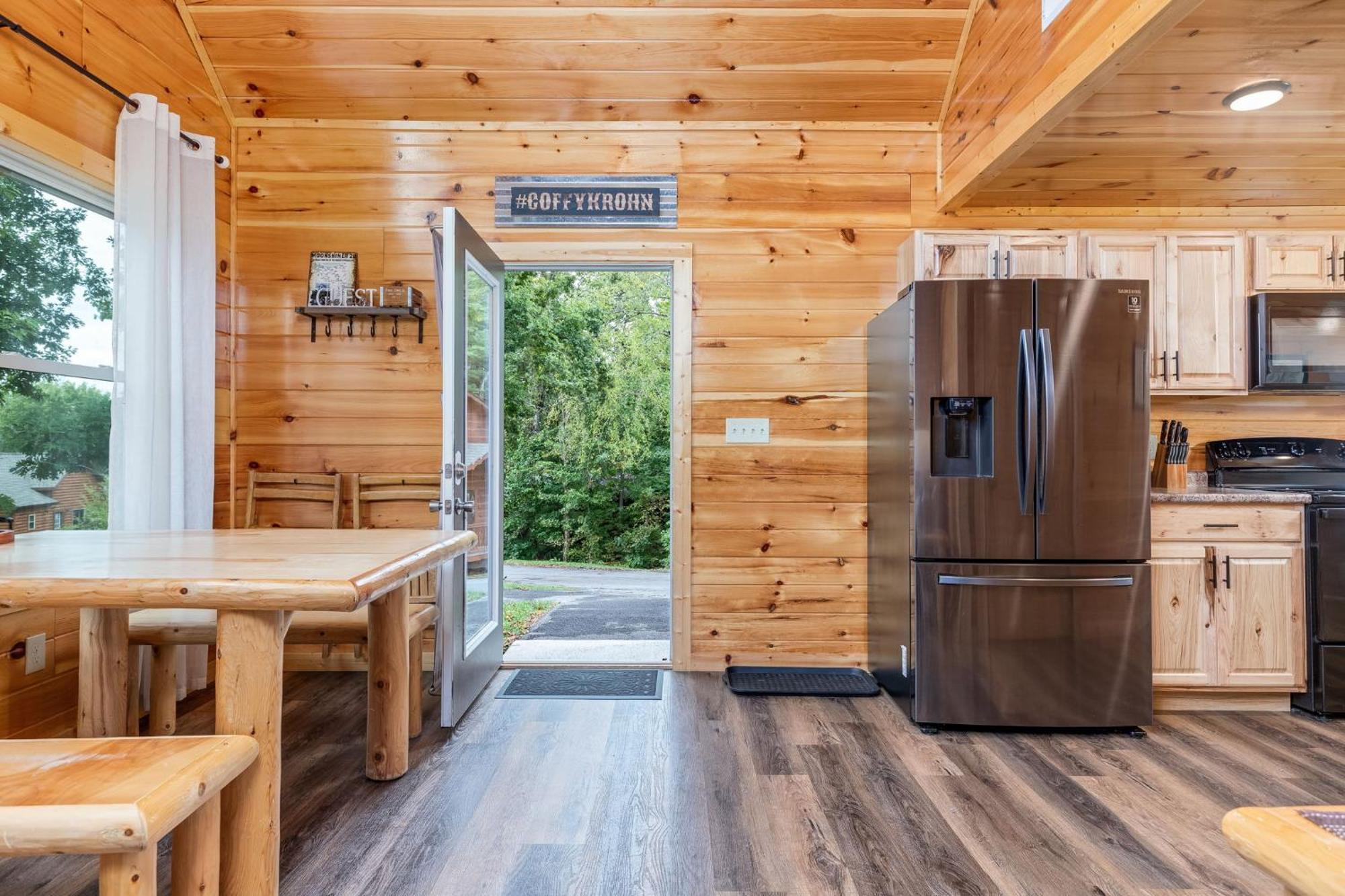 Fully Loaded Cabin In Heart Of Pigeon Forge Exterior foto