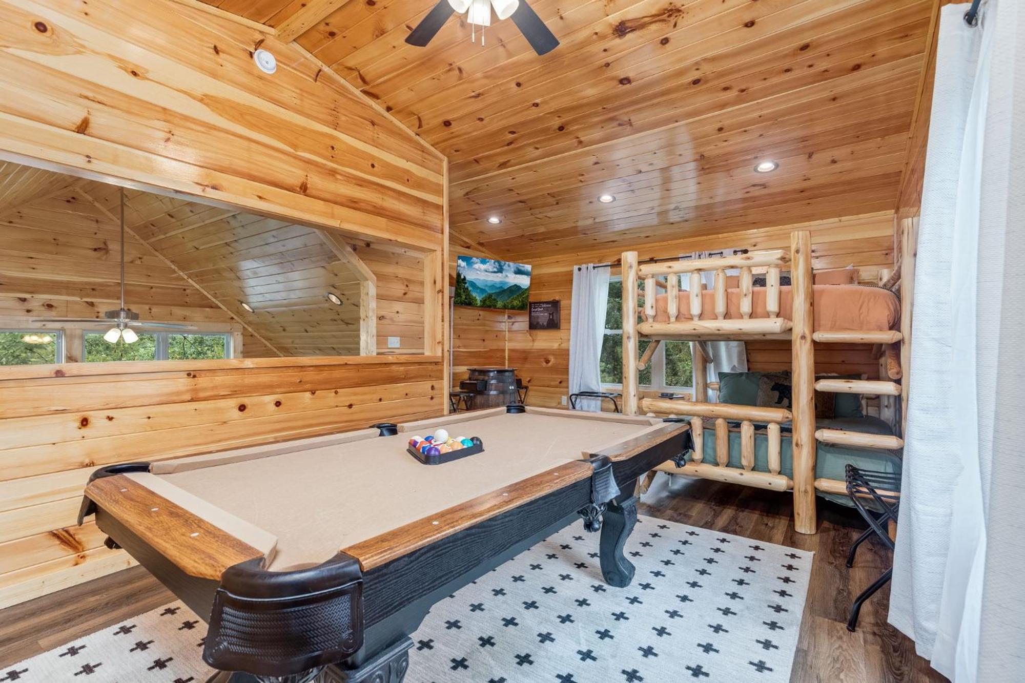Fully Loaded Cabin In Heart Of Pigeon Forge Exterior foto